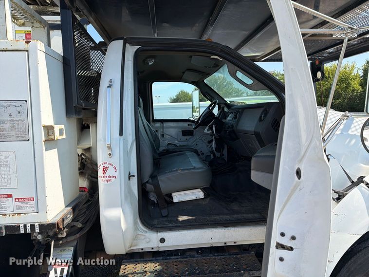 image for item YA4884 2015 Ford F750 Super Duty forestry bucket truck