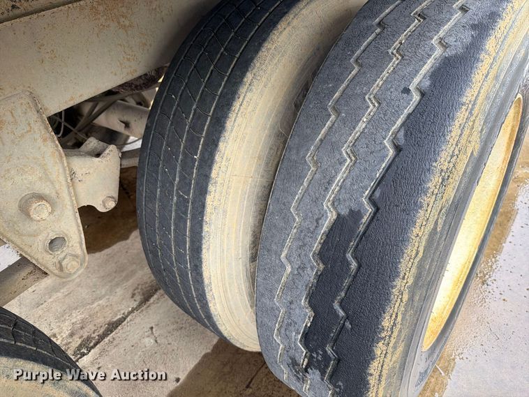 image for item YA5013 2000 Monon MA3-32-ST-53W dry van trailer