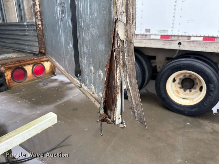 image for item YA5015 2001 Hyundai VI25301580SA dry van trailer