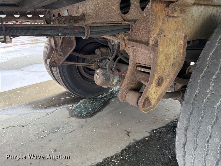 image for item YA5015 2001 Hyundai VI25301580SA dry van trailer