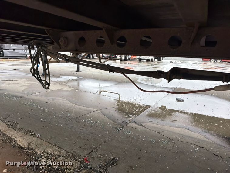 image for item YA5015 2001 Hyundai VI25301580SA dry van trailer