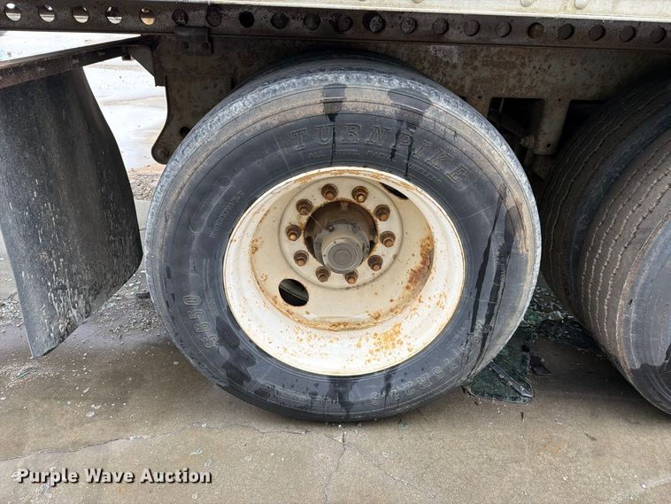 image for item YA5015 2001 Hyundai VI25301580SA dry van trailer