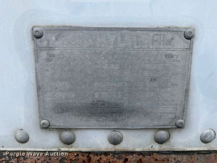 image for item YA5015 2001 Hyundai VI25301580SA dry van trailer