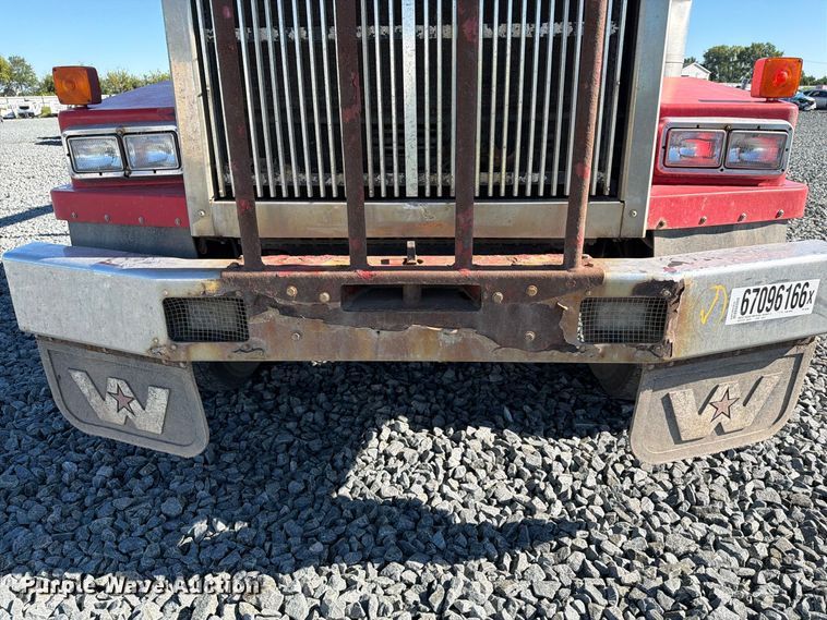 image for item YA5027 2006 Western Star 4900 crane truck
