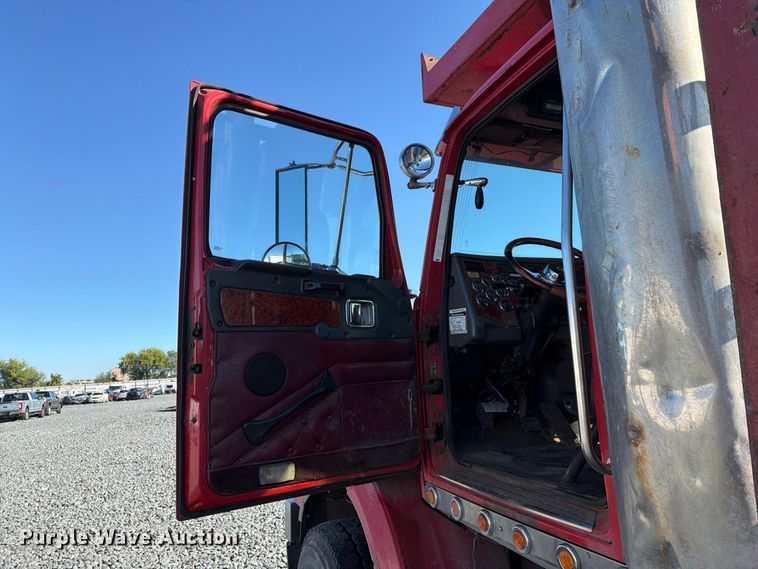 image for item YA5027 2006 Western Star 4900 crane truck
