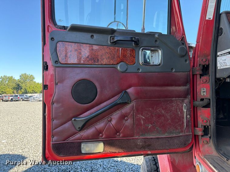 image for item YA5027 2006 Western Star 4900 crane truck