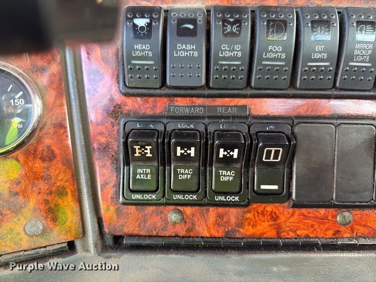 image for item YA5027 2006 Western Star 4900 crane truck