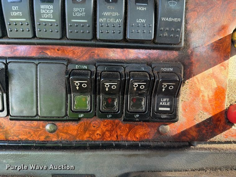 image for item YA5027 2006 Western Star 4900 crane truck