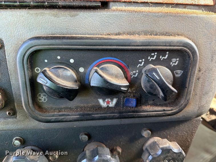 image for item YA5027 2006 Western Star 4900 crane truck