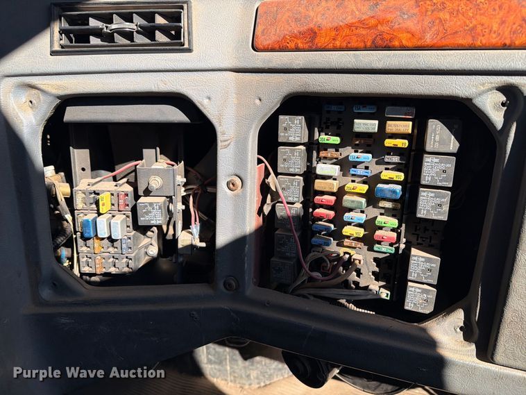 image for item YA5027 2006 Western Star 4900 crane truck