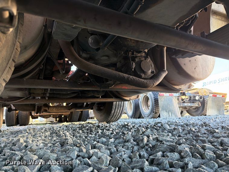 image for item YA5027 2006 Western Star 4900 crane truck