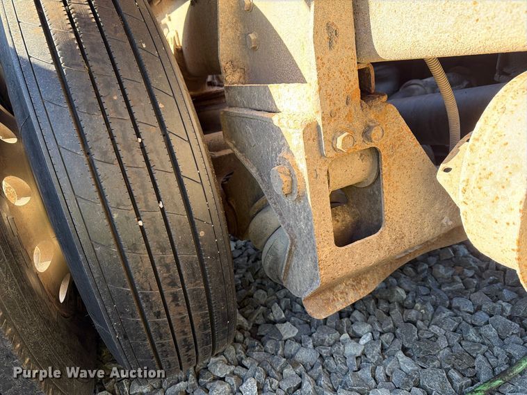 image for item YA5027 2006 Western Star 4900 crane truck