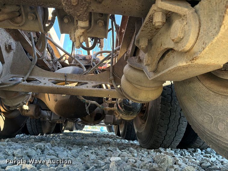 image for item YA5027 2006 Western Star 4900 crane truck