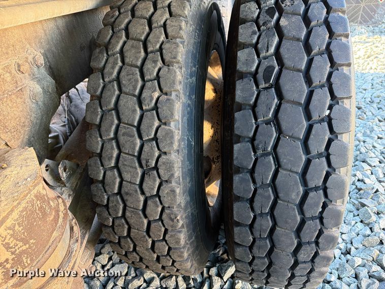 image for item YA5027 2006 Western Star 4900 crane truck