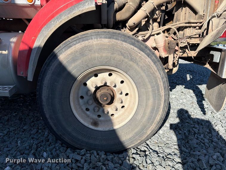 image for item YA5027 2006 Western Star 4900 crane truck