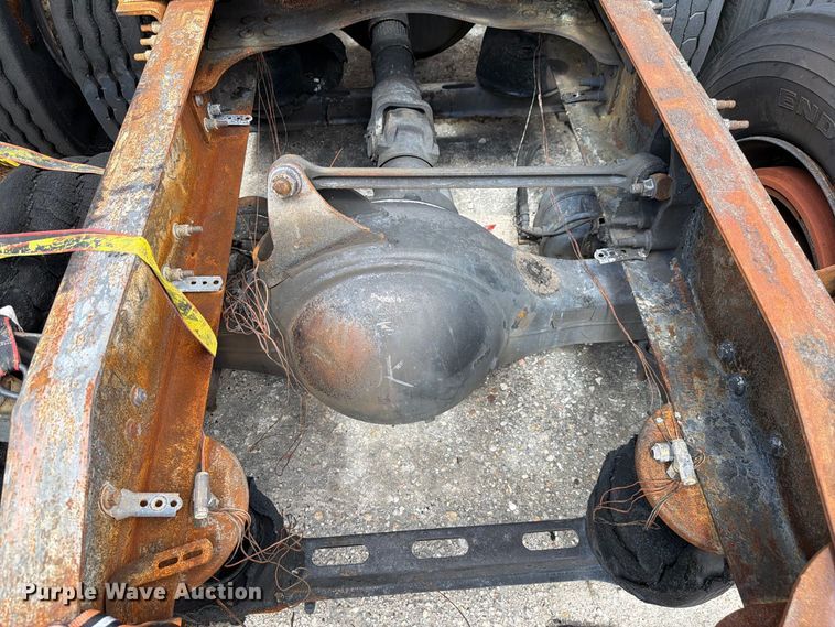 image for item YA5037 2015 Mack CXU613 semi truck