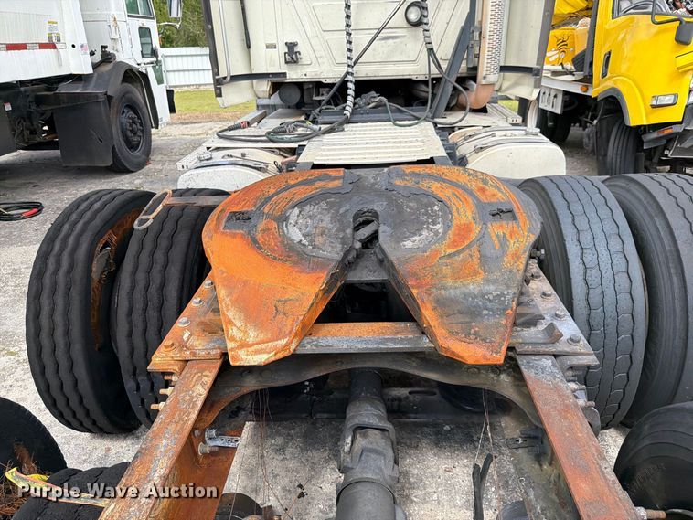 image for item YA5037 2015 Mack CXU613 semi truck