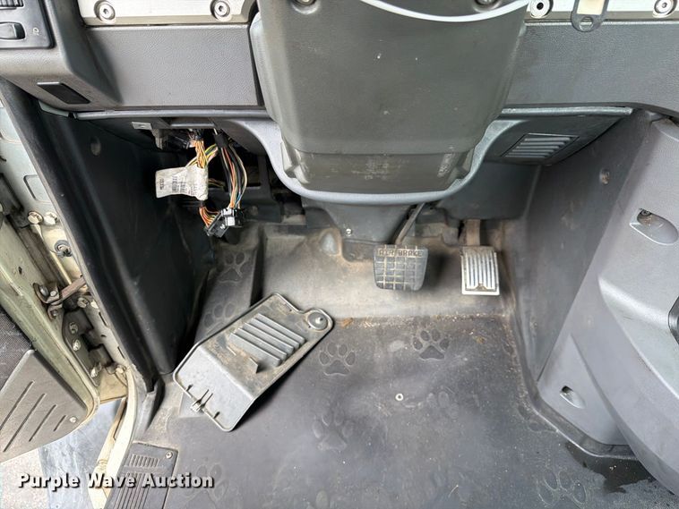 image for item YA5037 2015 Mack CXU613 semi truck