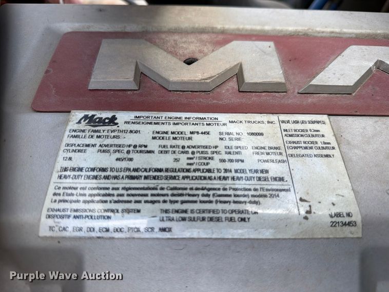 image for item YA5037 2015 Mack CXU613 semi truck