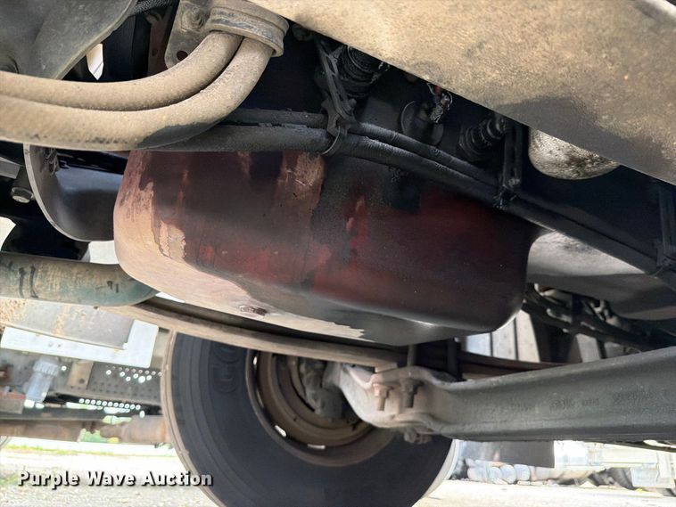 image for item YA5037 2015 Mack CXU613 semi truck