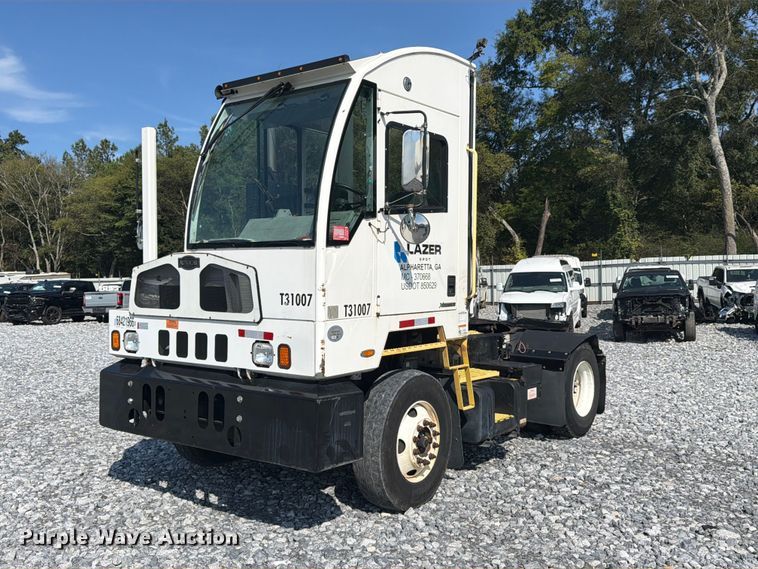 image for item YA5039 2020 Autocar Xspotter yard truck