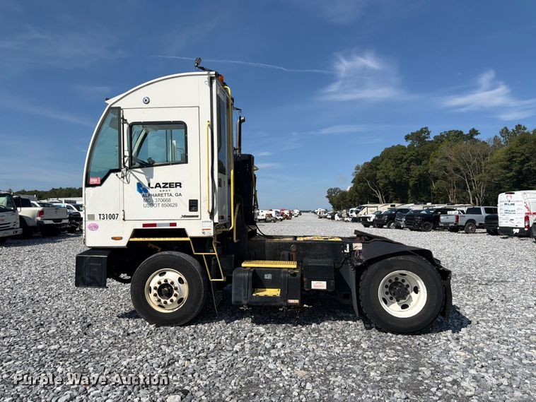 image for item YA5039 2020 Autocar Xspotter yard truck