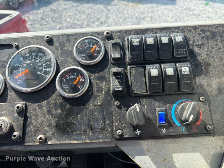image for item YA5039 2020 Autocar Xspotter yard truck