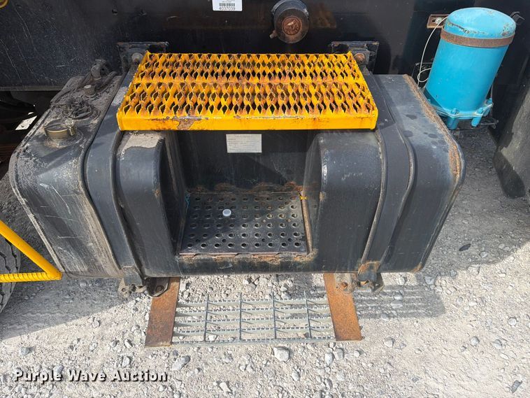 image for item YA5041 2004 Capacity Pro Spotter yard truck