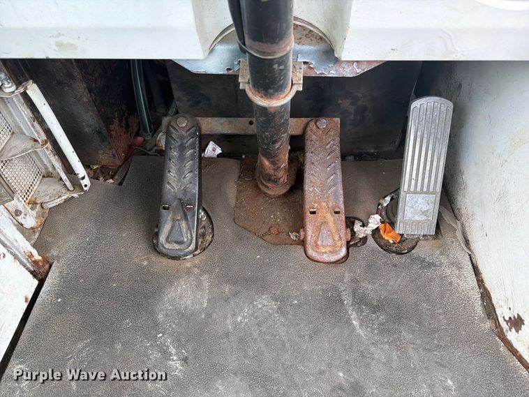 image for item YA5041 2004 Capacity Pro Spotter yard truck