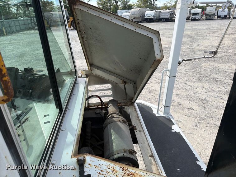 image for item YA5041 2004 Capacity Pro Spotter yard truck