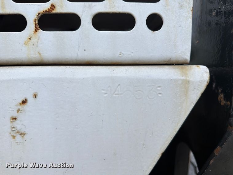 image for item YA5041 2004 Capacity Pro Spotter yard truck