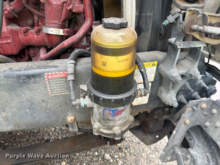 image for item YA5047 2015 Mack CXU semi truck