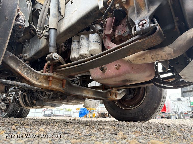 image for item YA5047 2015 Mack CXU semi truck