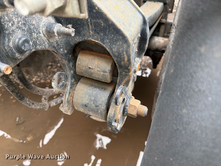 image for item YA5047 2015 Mack CXU semi truck