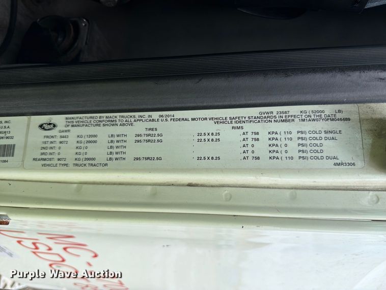 image for item YA5047 2015 Mack CXU semi truck