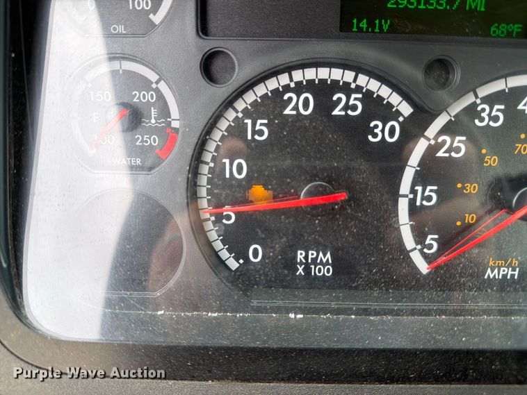 image for item YA5050 2019 Freightliner Cascadia semi truck