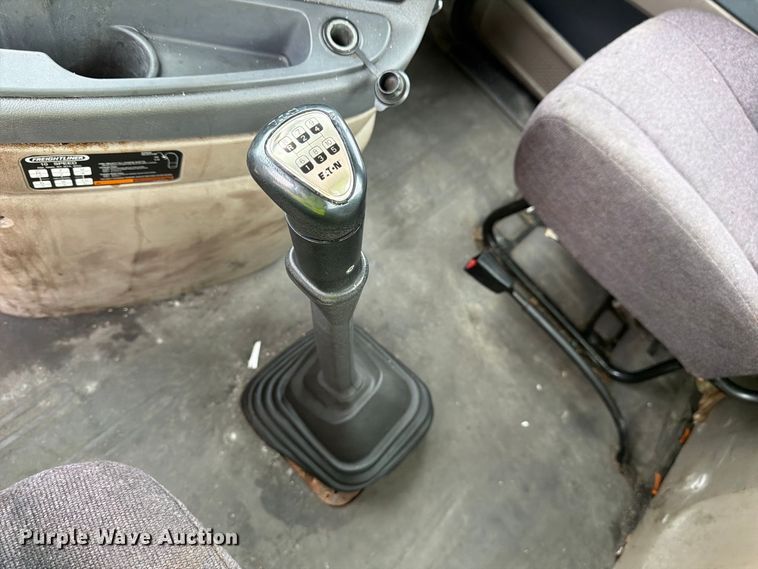 image for item YA5050 2019 Freightliner Cascadia semi truck