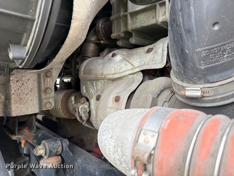 image for item YA5050 2019 Freightliner Cascadia semi truck