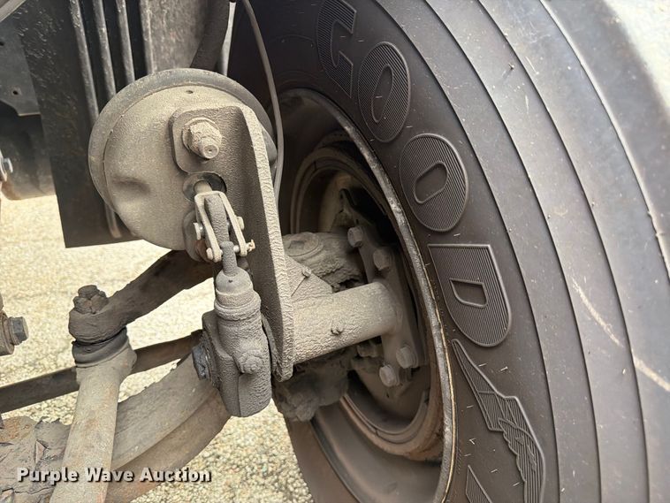 image for item YA5050 2019 Freightliner Cascadia semi truck