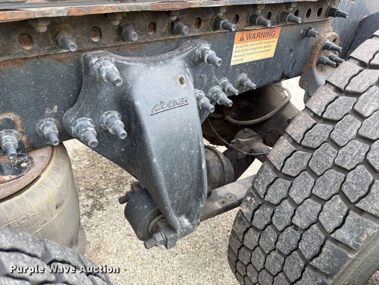image for item YA5050 2019 Freightliner Cascadia semi truck