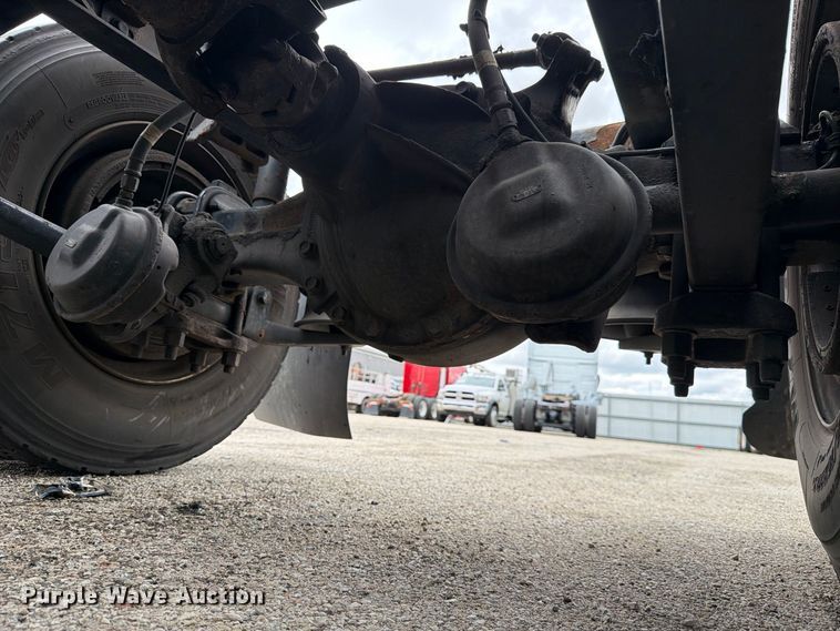 image for item YA5050 2019 Freightliner Cascadia semi truck