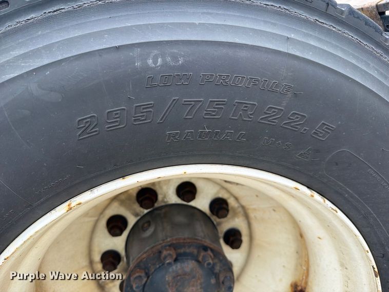image for item YA5050 2019 Freightliner Cascadia semi truck