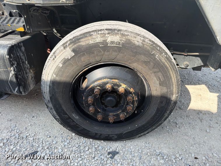 image for item YA5055 2018 Kalmar Ottawa T2 yard truck