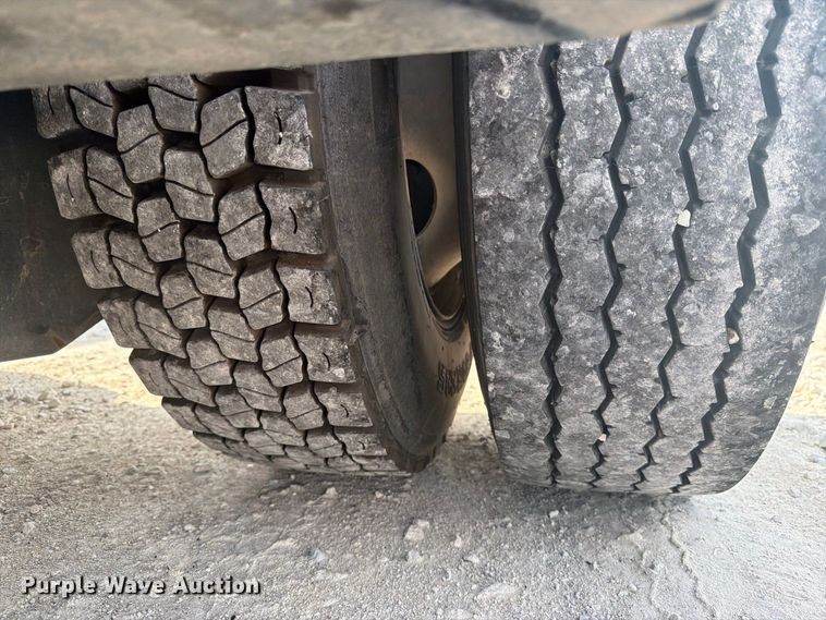 image for item YA5055 2018 Kalmar Ottawa T2 yard truck