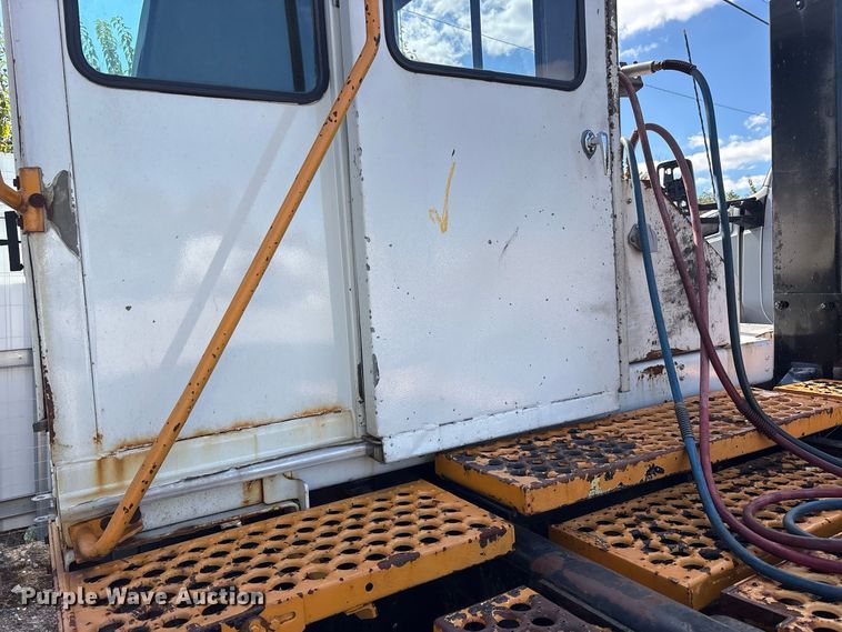 image for item YA5057 Kalmar Ottawa yard truck
