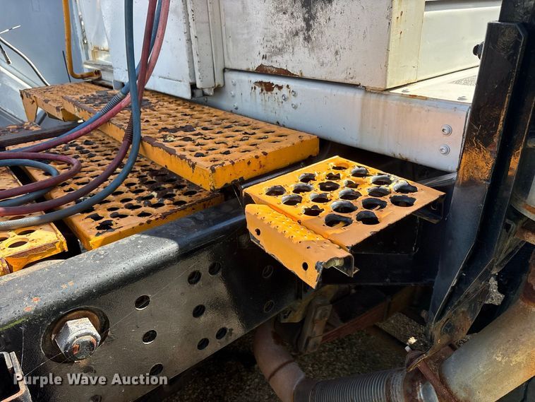 image for item YA5057 Kalmar Ottawa yard truck