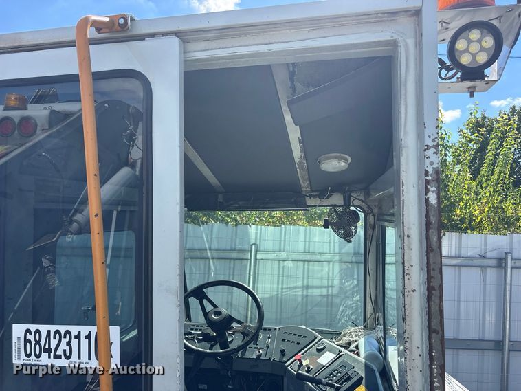 image for item YA5057 Kalmar Ottawa yard truck