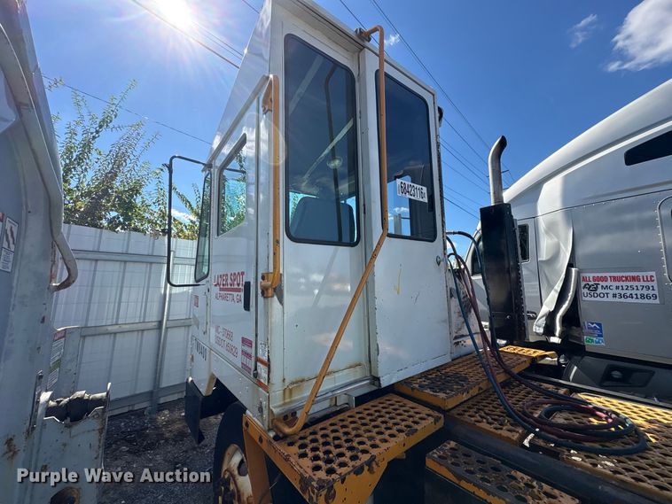 image for item YA5057 Kalmar Ottawa yard truck