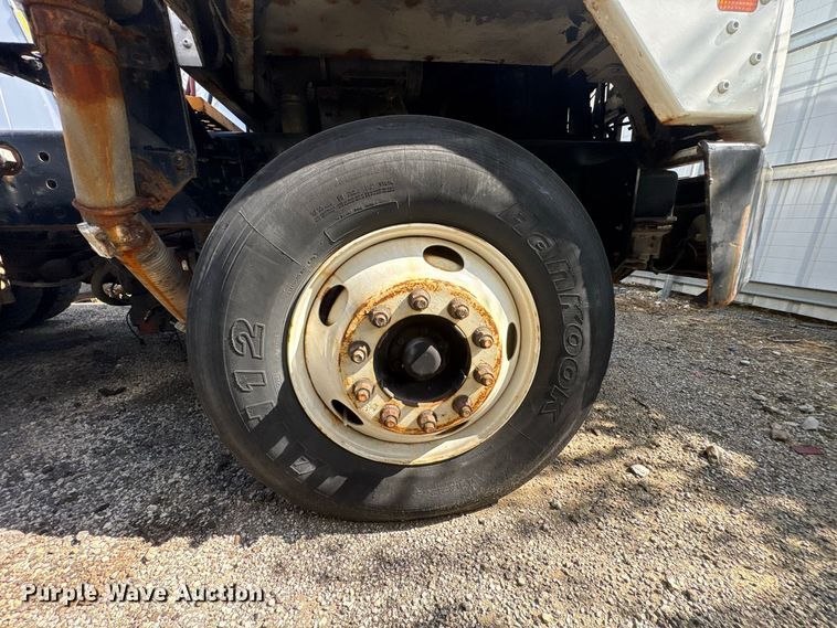 image for item YA5057 Kalmar Ottawa yard truck