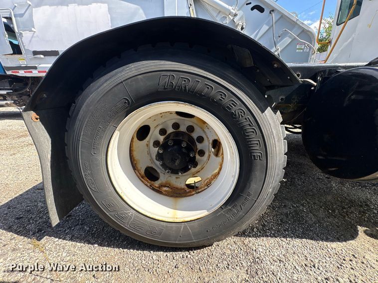 image for item YA5057 Kalmar Ottawa yard truck